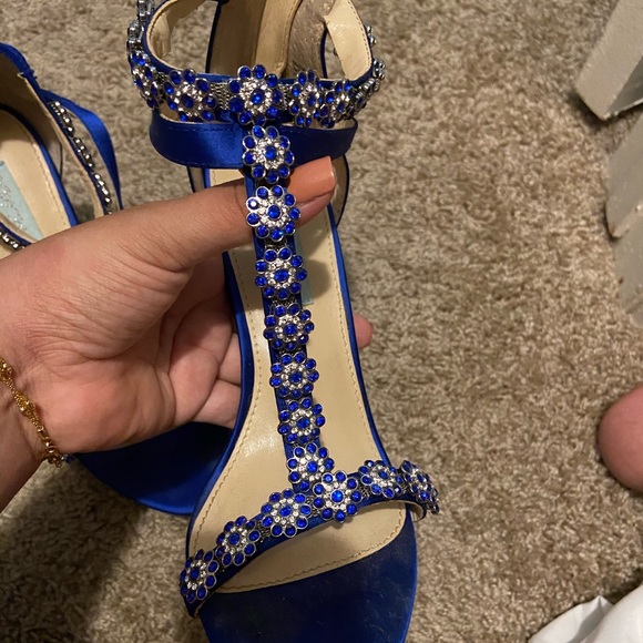 Beautiful pre-loved Betsy Johnson Heels 👠 - Picture 5 of 6